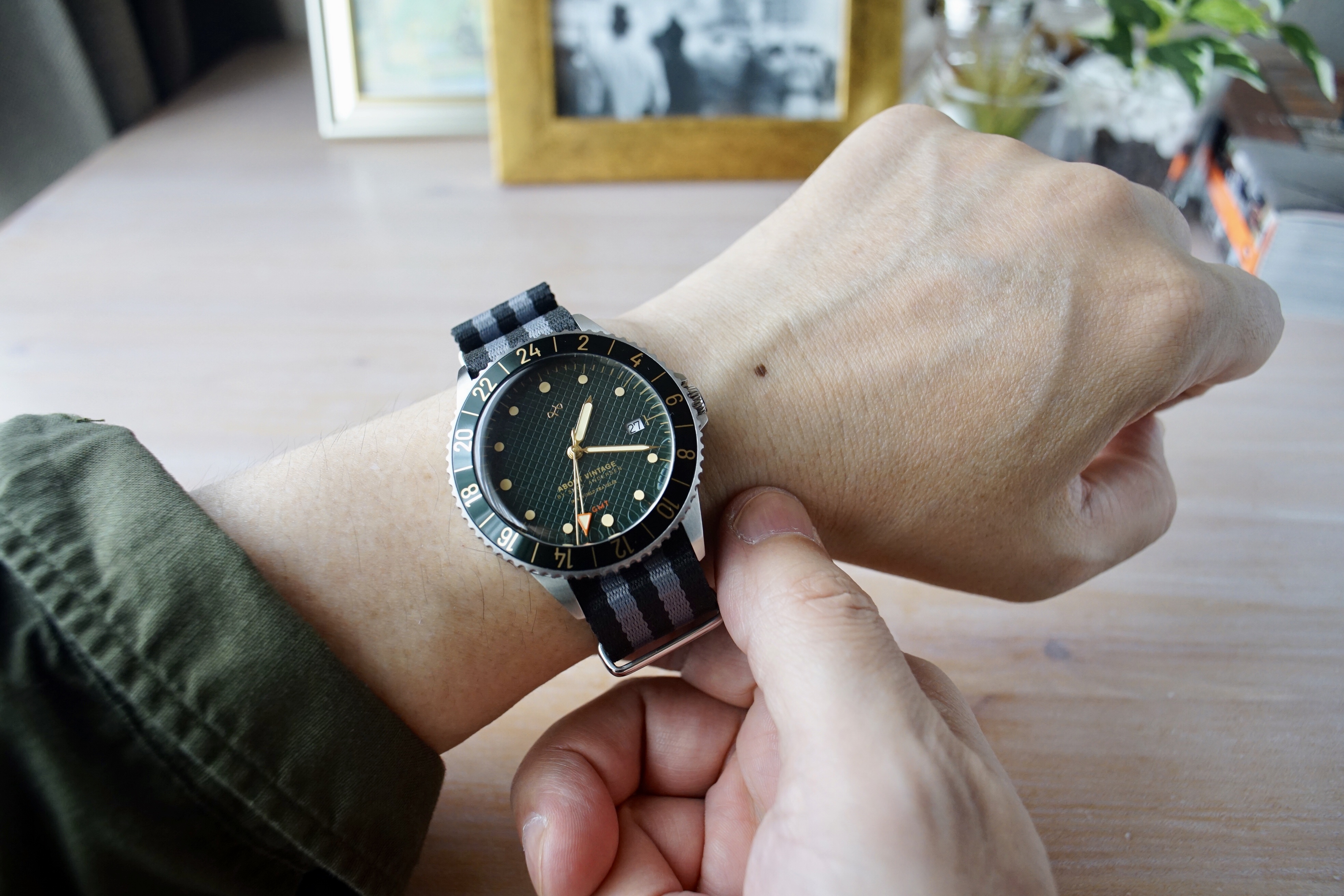美品 ミリタリー スタイル ナトー ベルト ストラップ NATO 腕時計 黒 緑 通販